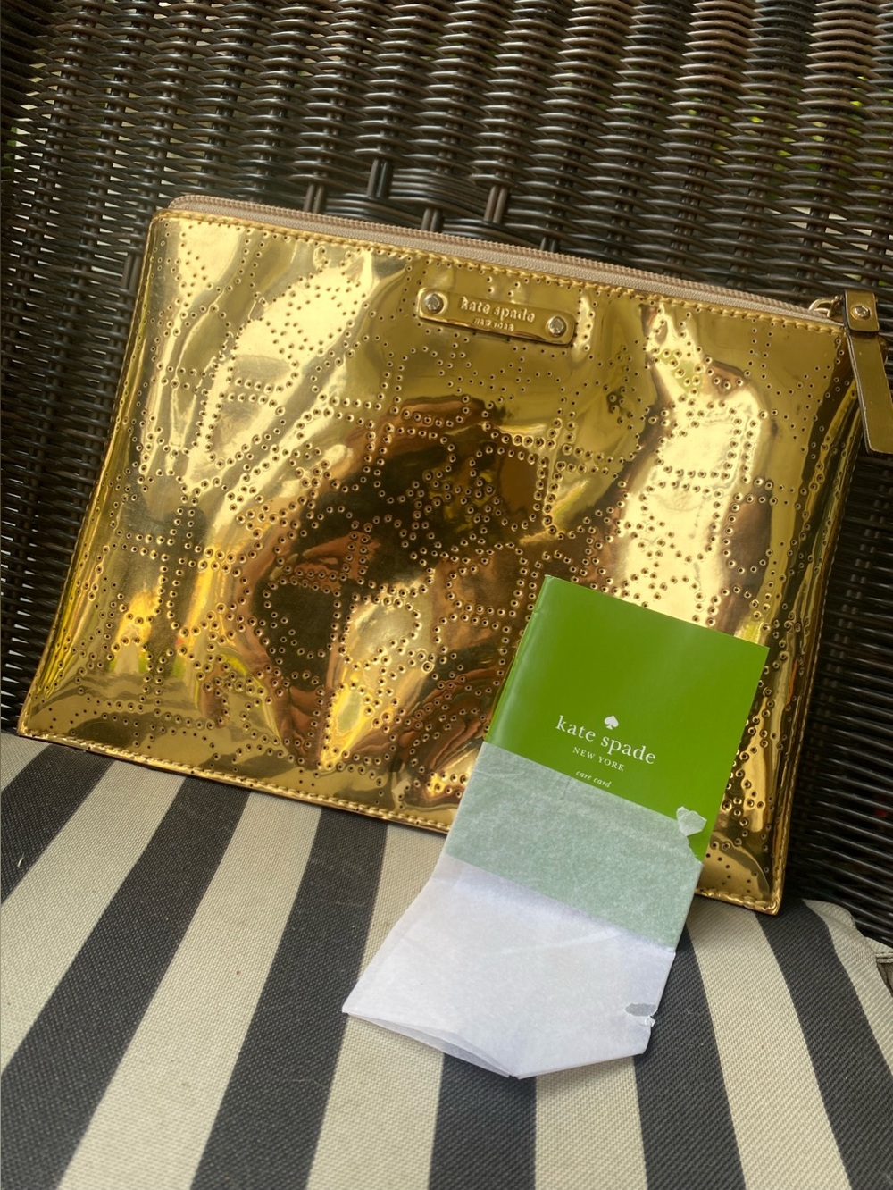 (NWT!)✨KATE SPADE- Gold Metallic Perforated Heart Zip Pouch✨